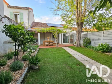 Townhouse in Arles (13200)