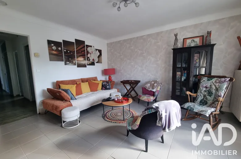 Maison 7 pièces 187 m² · à Gennes · 187 m² · 285 000 €