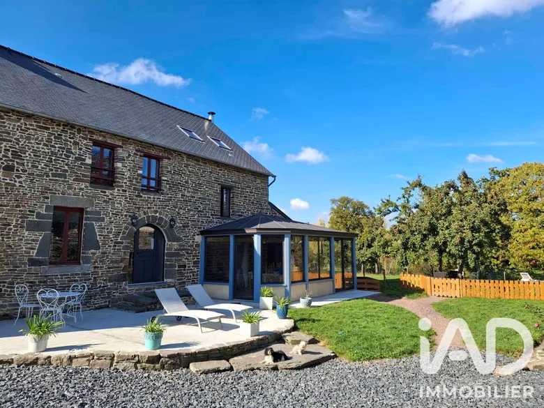 Maison 5 pièces 208 m² · à Souleuvre en Bocage · 208 m² · 320 000 €