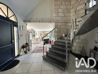 Architectural house in Mûrs-Erigné (49610)