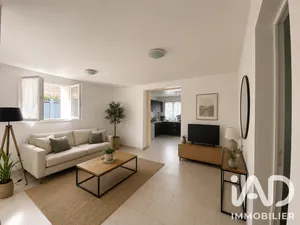 Apartment in Sonchamp (78120)