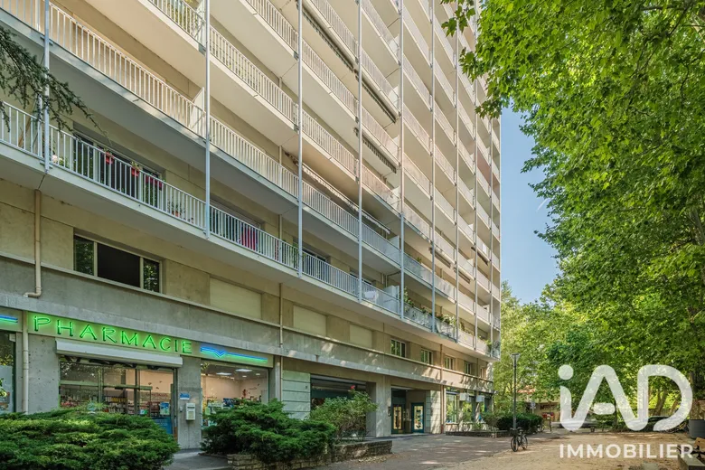 Appartement 4 pièces 125 m² · à Grenoble · 124,5 m² · 262 000 €