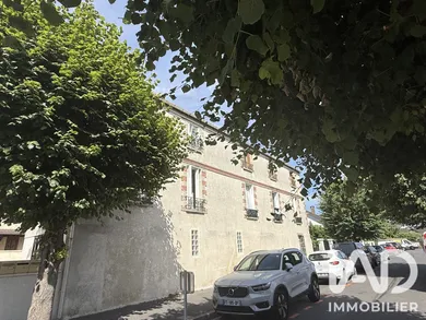 Immeuble à Villiers-le-Bel (95400)