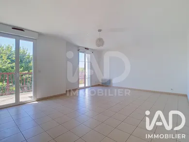Appartement à Vaux-le-Pénil (77000)