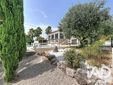 Maison à Roquebrune-sur-Argens (83520)