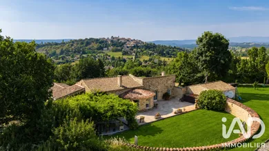 Domaine à Dauphin (04300)
