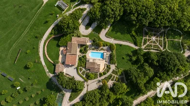 Domaine à Dauphin (04300)