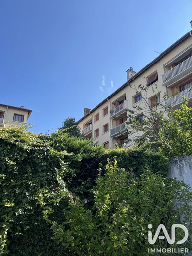 Apartment in Villeurbanne (69100)