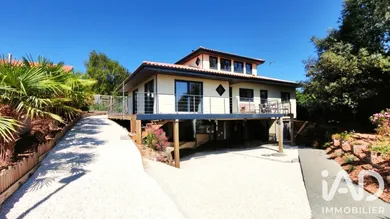 Architectural house in Talmont-Saint-Hilaire (85440)