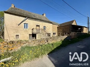 Maison de campagne à Sauveterre-de-Rouergue (12800)