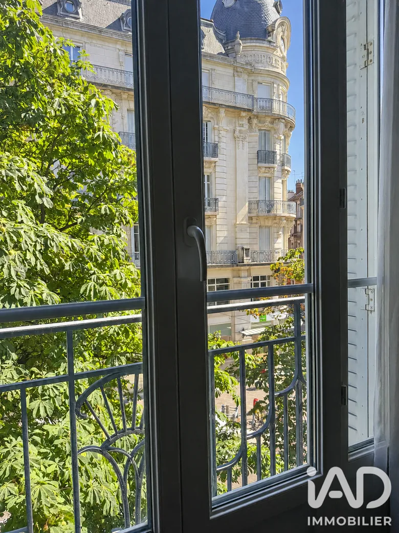 Appartement 8 pièces 230 m² · à Grenoble · 230 m² · 390 000 €