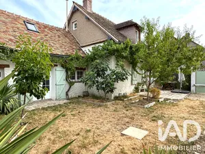 House in Maulette (78550)