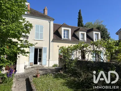 Maison traditionnelle à La Ferté-Alais (91590)