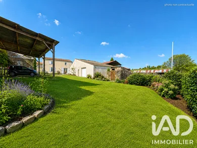 Maison de campagne à Saint-Hilaire-le-Vouhis (85480)
