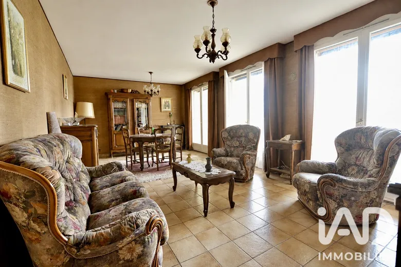Appartement 3 pièces 82 m² · à Poissy · 81,5 m² · 299 000 €