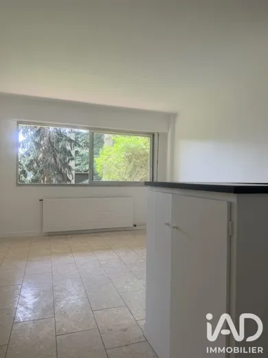 Apartment in Sèvres (92310)