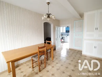 Maison de village à Esquennoy (60120)