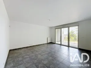 Apartment in Bordeaux (33300)