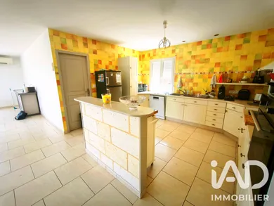 House in coutras (33230)