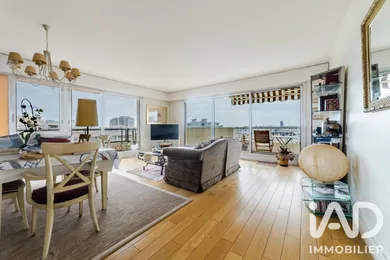 Apartment in Courbevoie (92400)