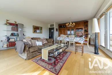 Apartment in Courbevoie (92400)
