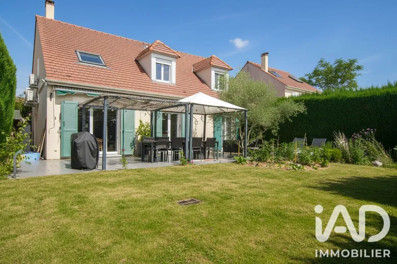Maison 6 pièces 141 m² · à Longjumeau · 141 m² · 1 950 €