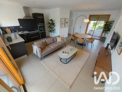 Apartment in Croix (59170)