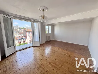 Apartment in Saint-Étienne (42000)