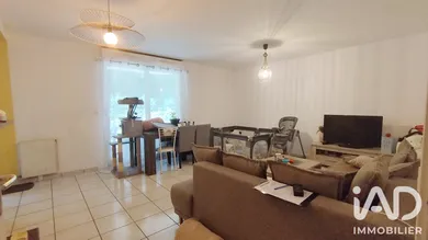 Apartment in Petit-Couronne (76650)