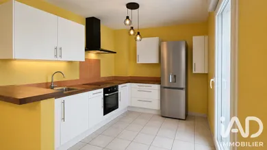 Apartment in Petit-Couronne (76650)