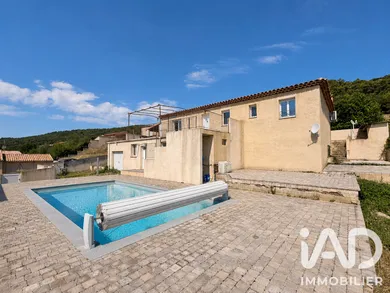Traditional house in Peyruis (04310)