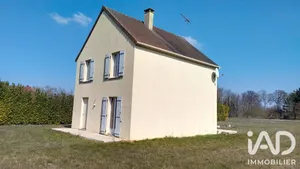 Maison de campagne à Saint-Lupien (10350)