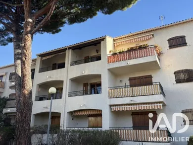 Appartement à Saint-Cyr-sur-Mer (83270)
