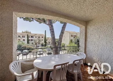 Appartement à Saint-Cyr-sur-Mer (83270)