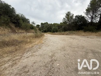 Building plot in Aramon (30390)