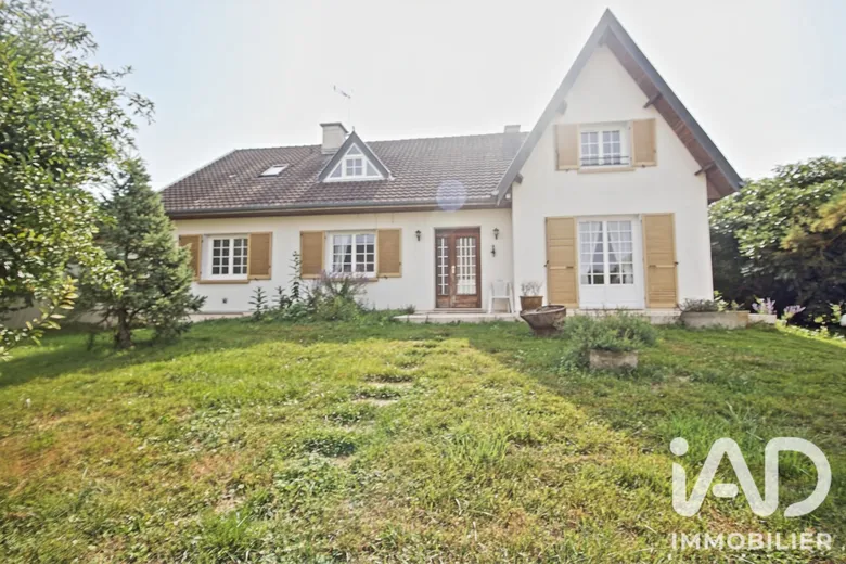 Maison 8 pièces 215 m² · à Jâlons · 215 m² · 225 000 €