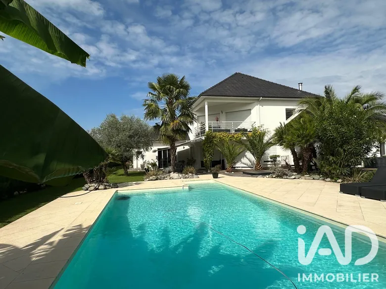 Maison 8 pièces 226 m² · à Bénéjacq · 226 m² · 550 000 €