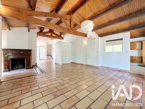 Architectural house in Villepinte (11150)