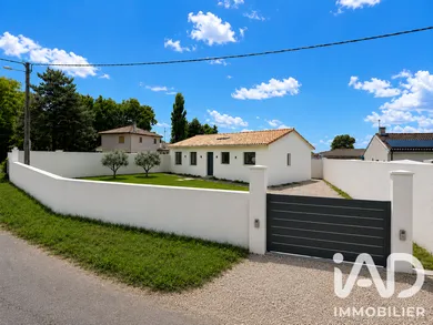 House in Saint-Germain-du-Puch (33750)
