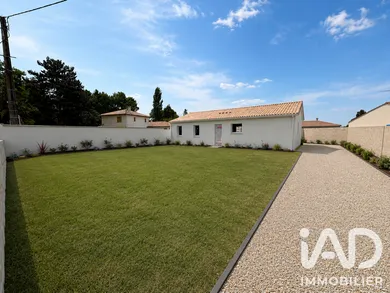 House in Saint-Germain-du-Puch (33750)
