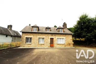 Maison de campagne à Isigny-le-Buat (50540)