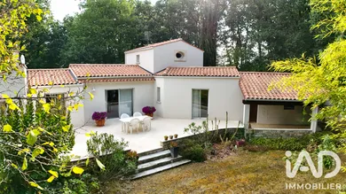 Maison à Pisany (17600)