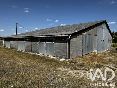 Garage à Sousmoulins (17130)