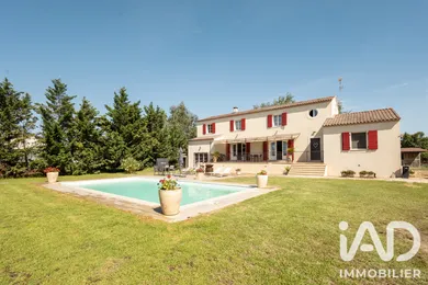 Mas à Saint-Gilles (30800)