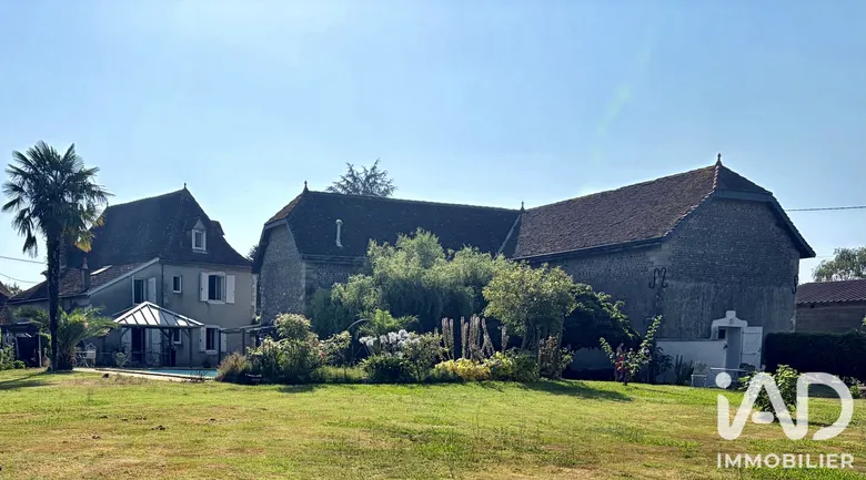 Maison 9 pièces 285 m² · à Mont · 285 m² · 520 000 €