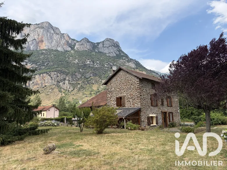 Maison 6 pièces 110 m² · à Aulos-Sinsat · 110 m² · 165 000 €
