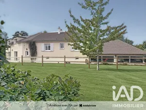 Architectural house in Anet (28260)