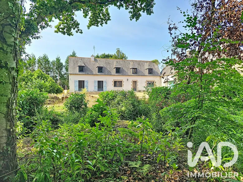 Maison 7 pièces 186 m² · à Saint-Clet · 186 m² · 158 000 €