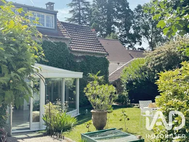Village house in Montfort-l'Amaury (78490)