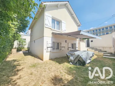 Traditional house in Melun (77000)
